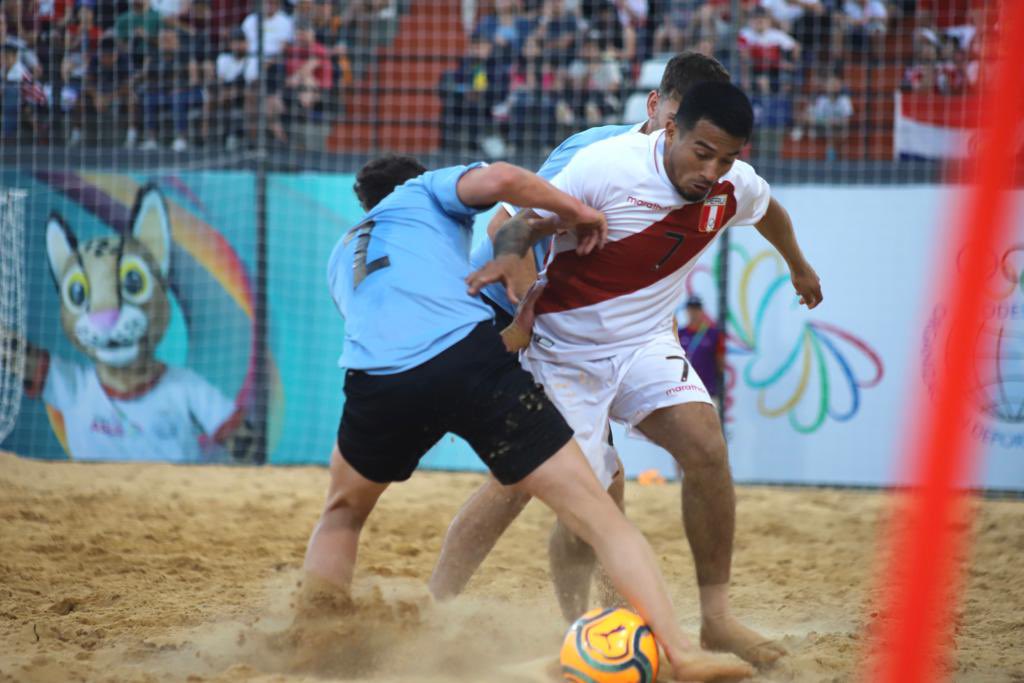 Selección peruana de fútbol playa ante Uruguay