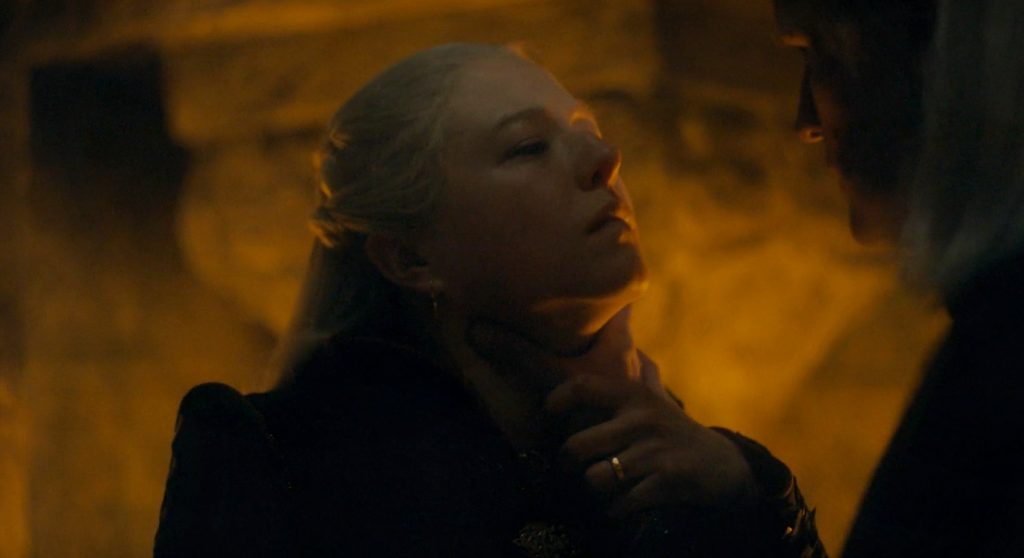 Rhaenyra Targaryen es ahorcada por su esposo