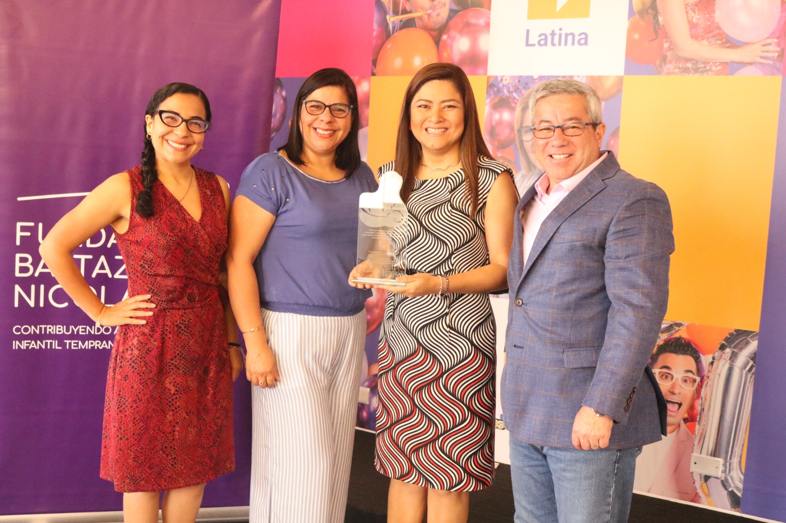 Latina recibe reconocimiento de la Fundación Baltaza y Nicolás