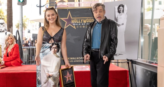 Carrie Fisher, la princesa Leia de Star Wars, recibió su estrella en el paseo de la fama de Hollywood